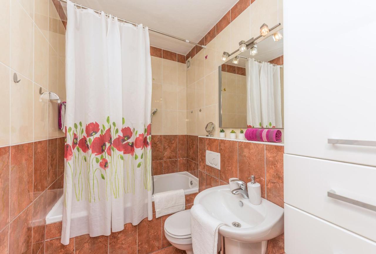Apartman Centar Glavas มาคาร์สกา ภายนอก รูปภาพ