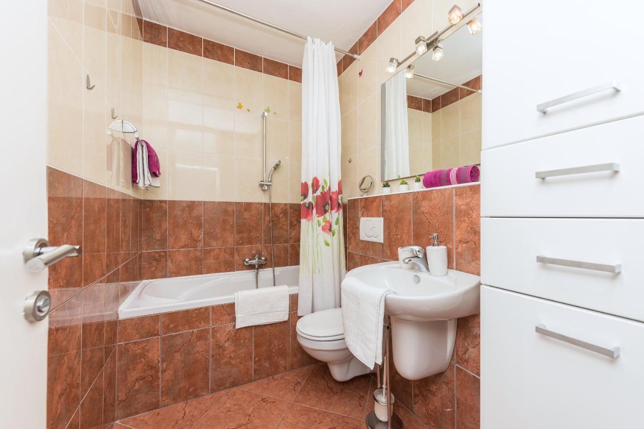 Apartman Centar Glavas มาคาร์สกา ภายนอก รูปภาพ
